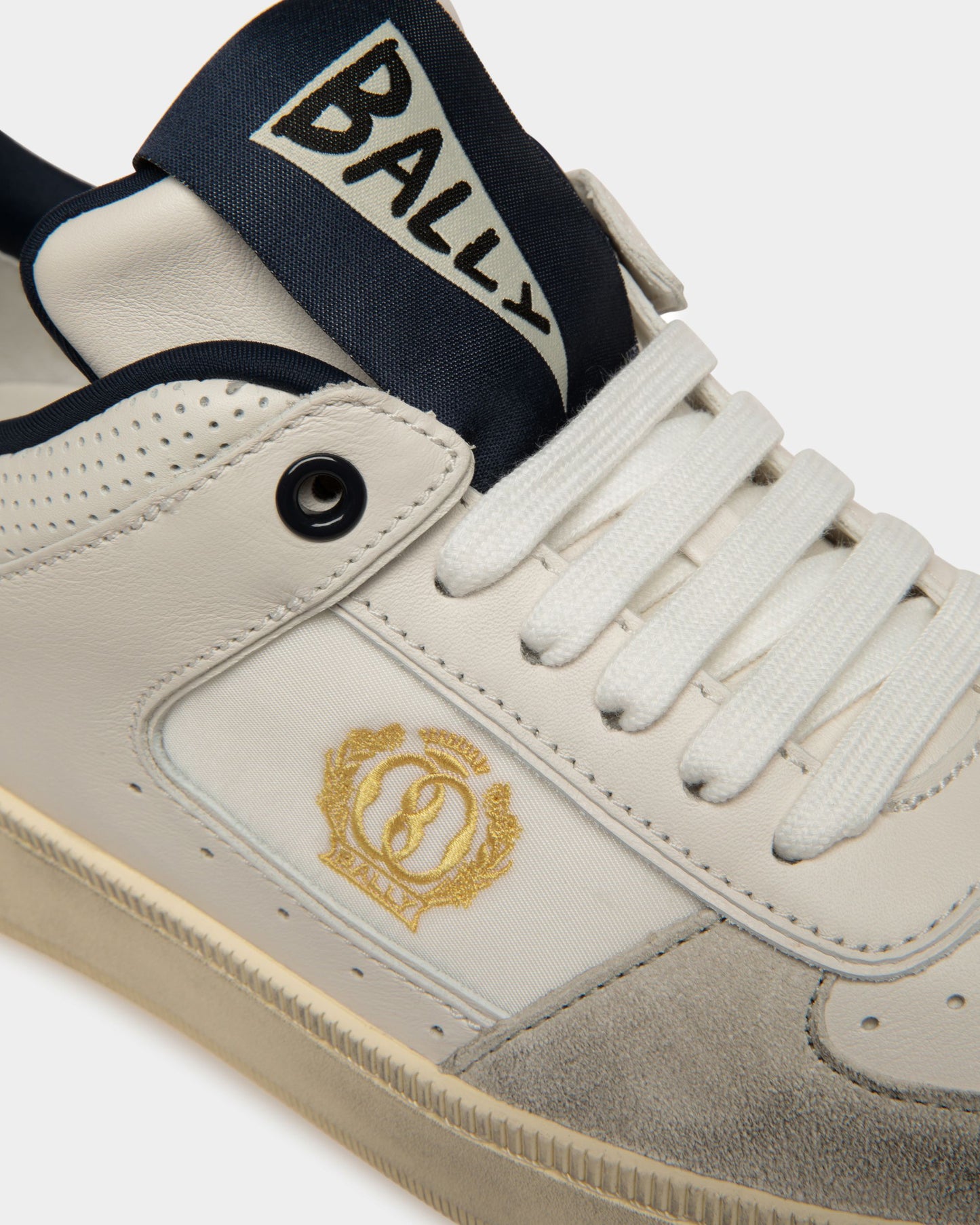 Riweira | Women's Sneakers | Dusty White And Midnight Leather | Bally | Still Life Detail