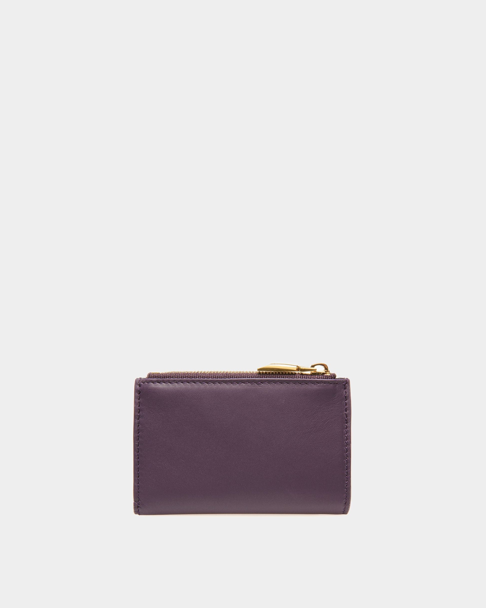 Emblem Compact | Women's Wallets And Coin Purses | Orchid Leather | Bally | Still Life Back