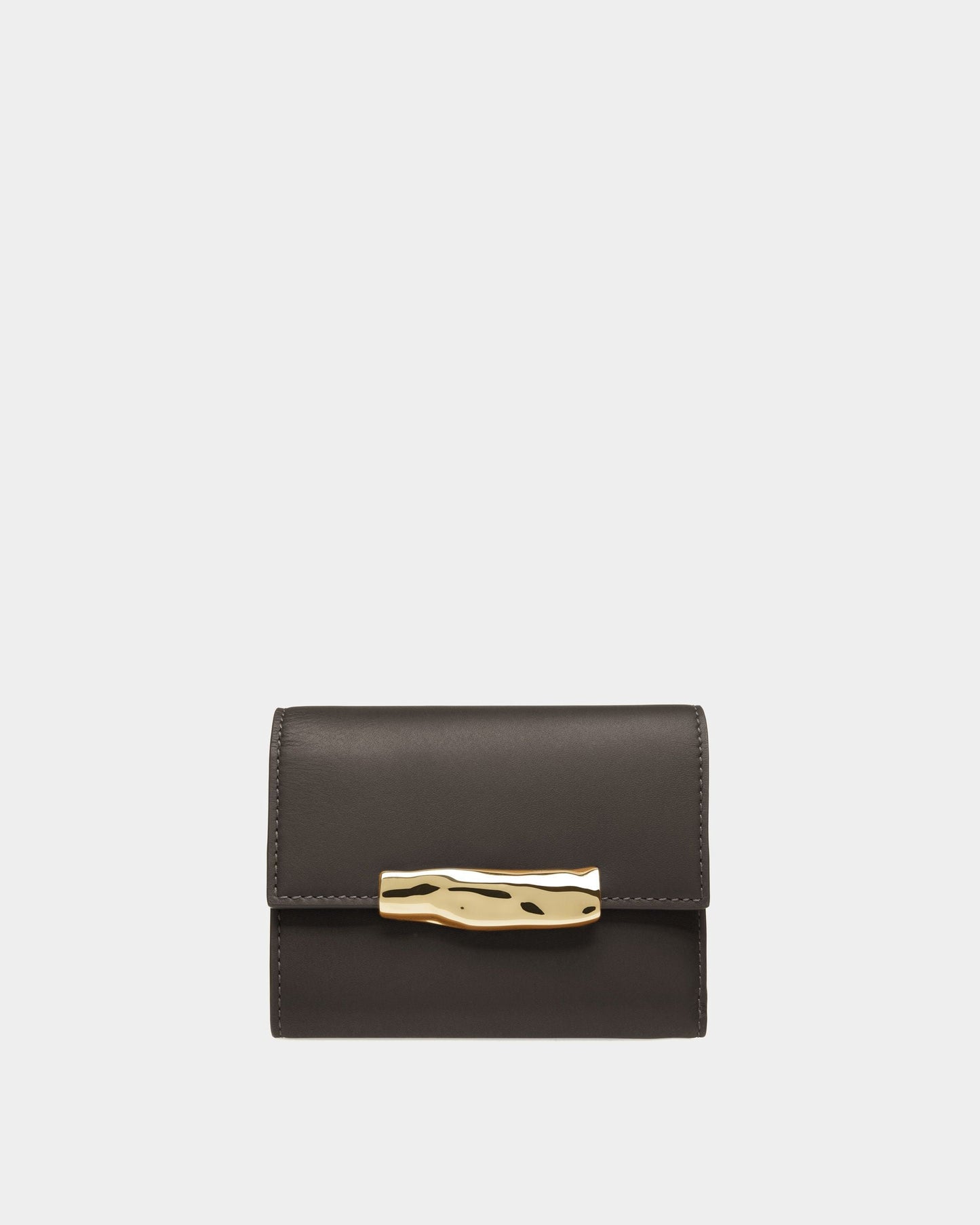 Baroque Compact | Women's Wallets And Coin Purses | Black Leather | Bally | Still Life Front