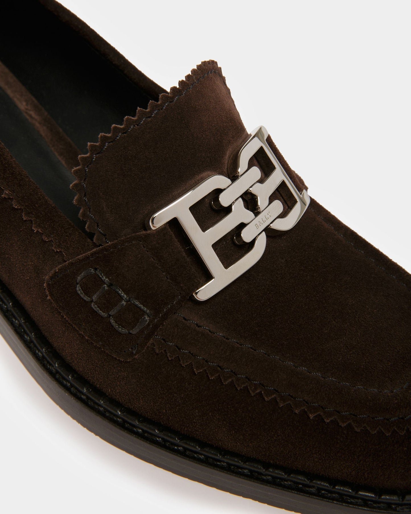 Ellyane Leather Moccasins In Ebony Brown