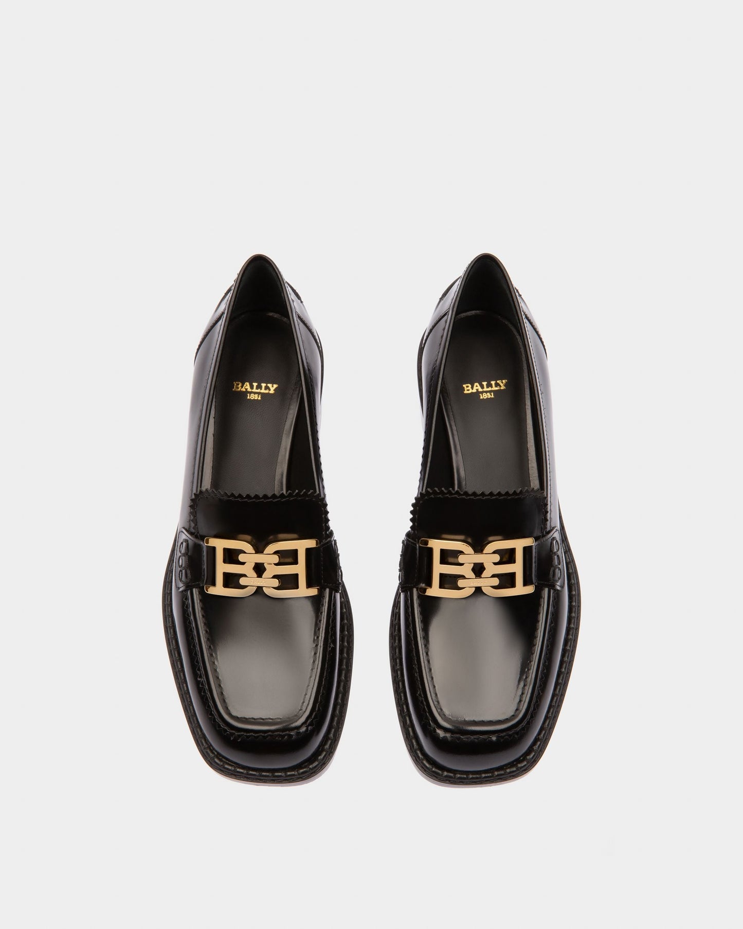 Ellyane Leather Mocassins In Black