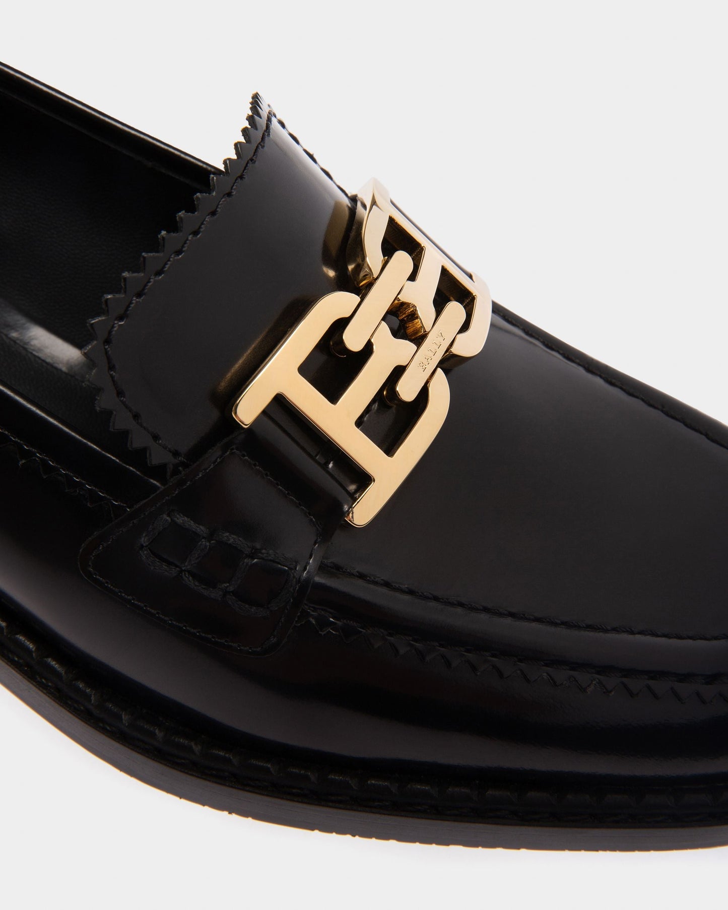 Ellyane Leather Mocassins In Black