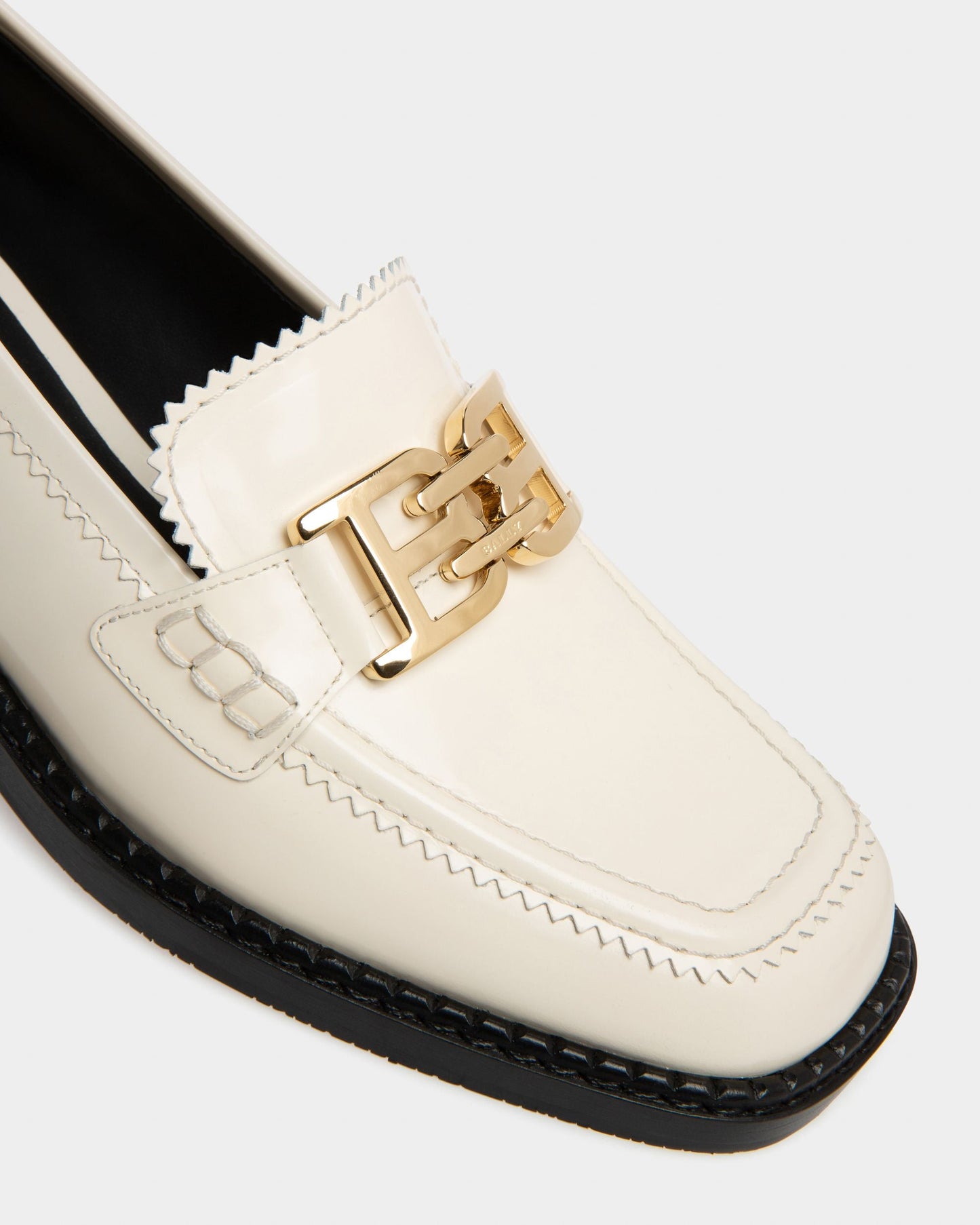Ellyane Leather Mocassins In Bone