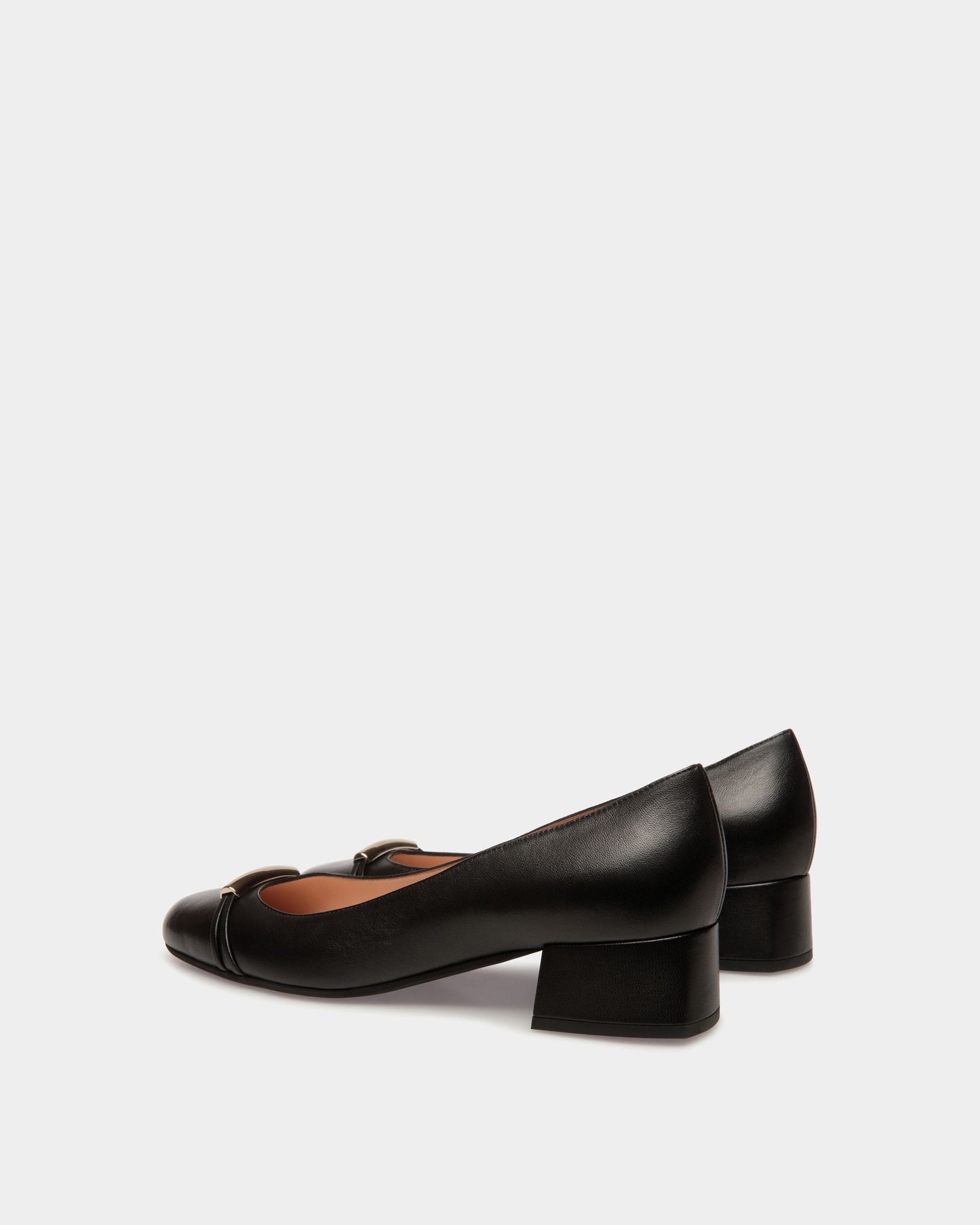 Pump in Black Leather