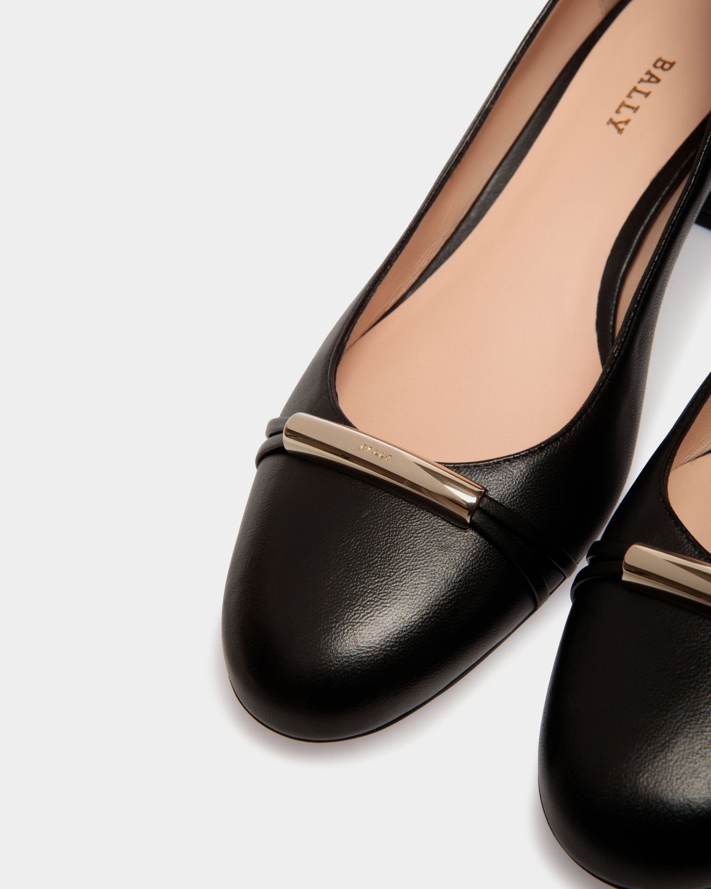 Pump in Black Leather
