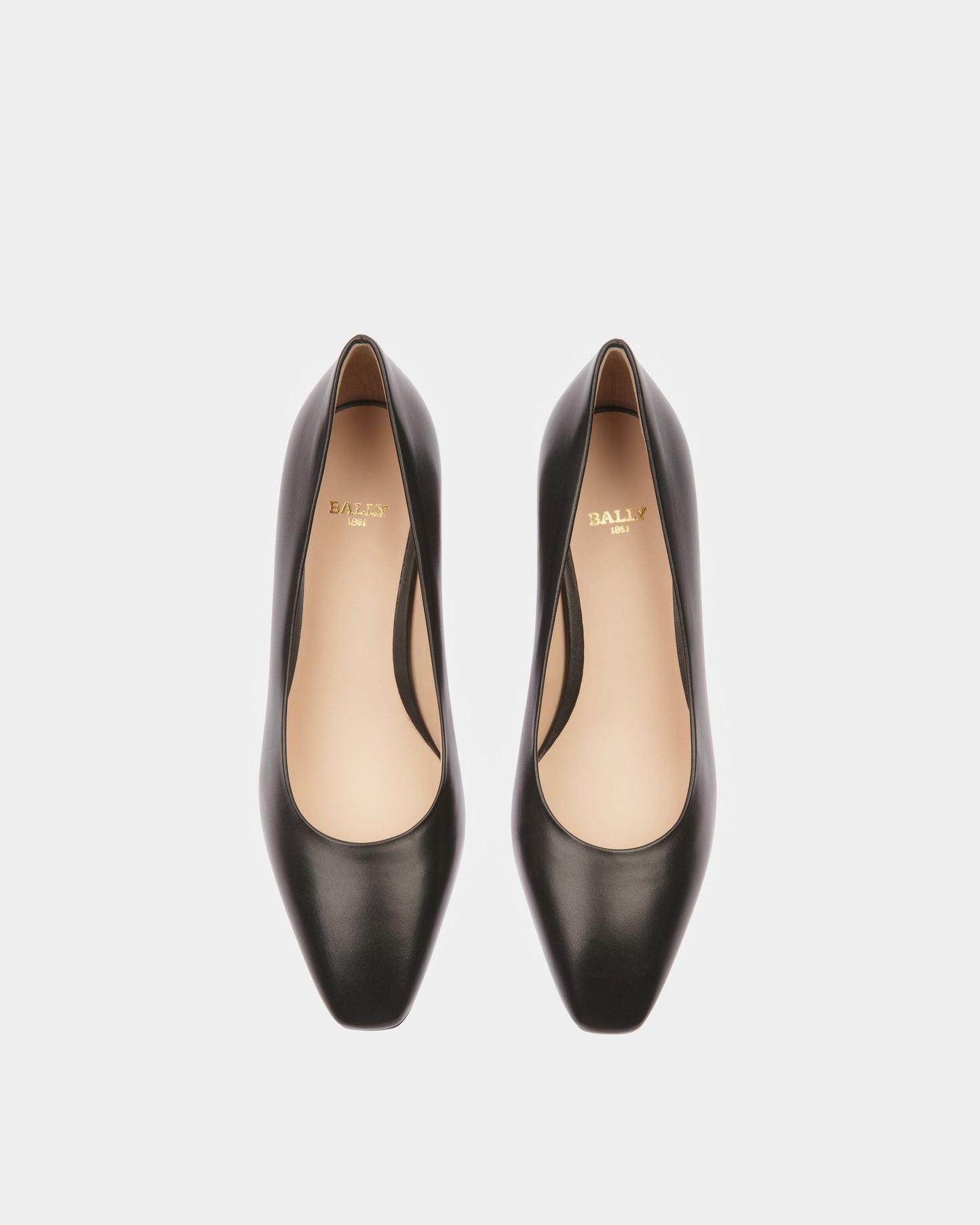 Grace Leather Pumps In Black
