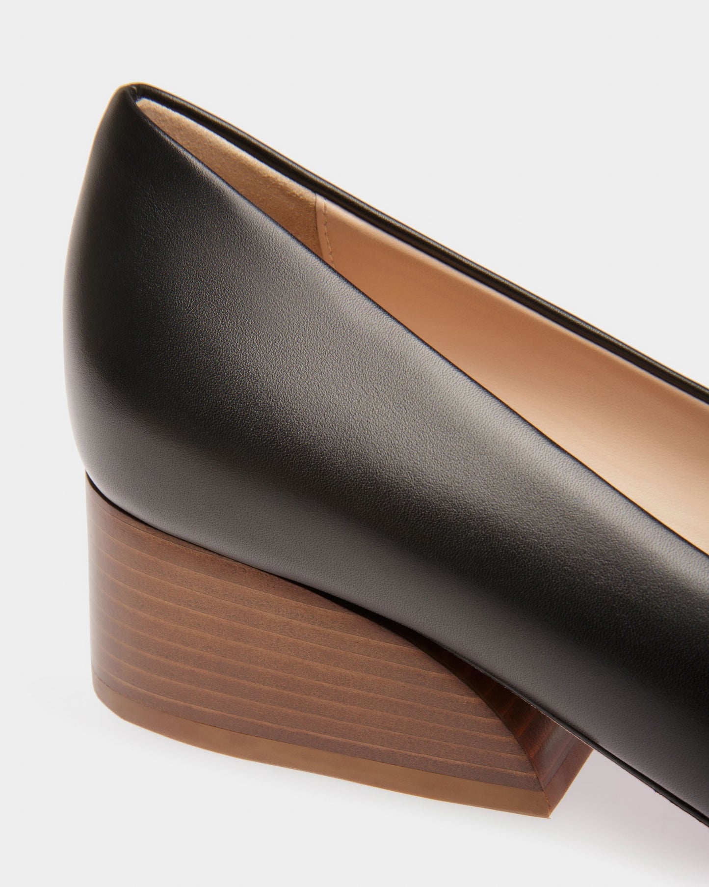 Grace Leather Pumps In Black