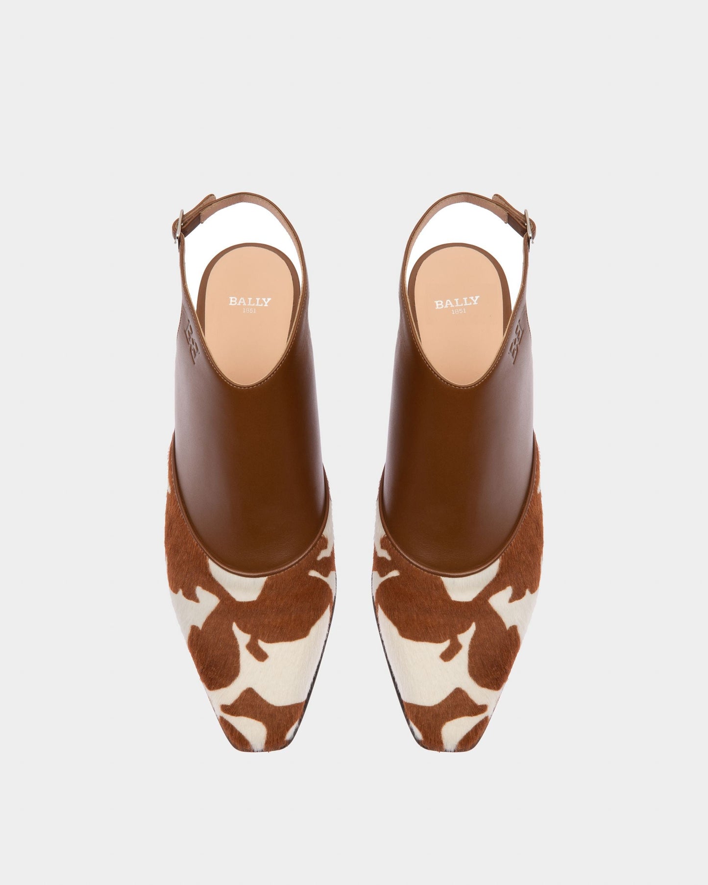 Girelle Leather Pumps In White & Brown