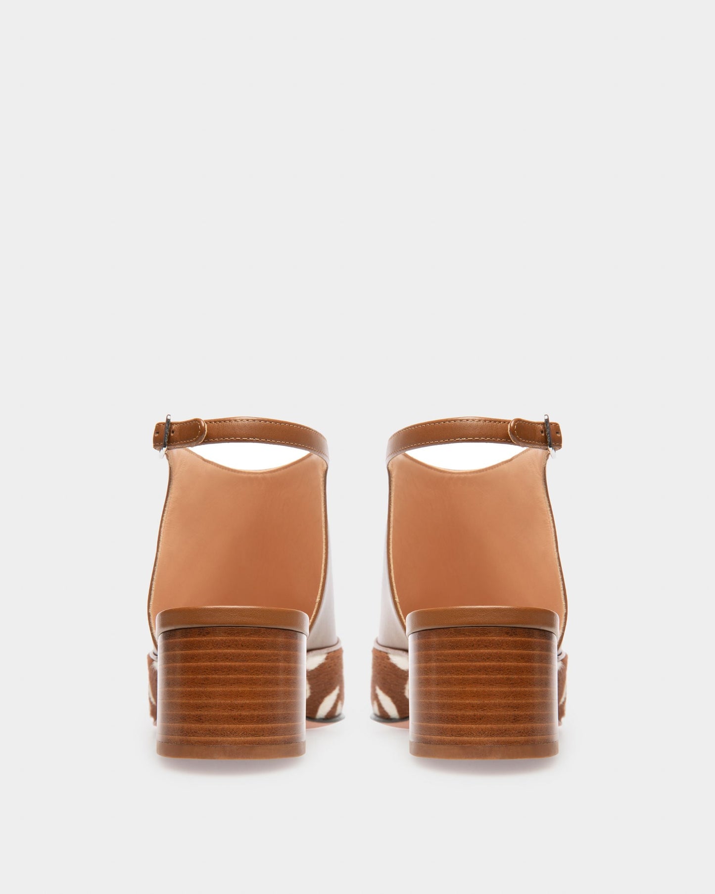 Girelle Leather Pumps In White & Brown