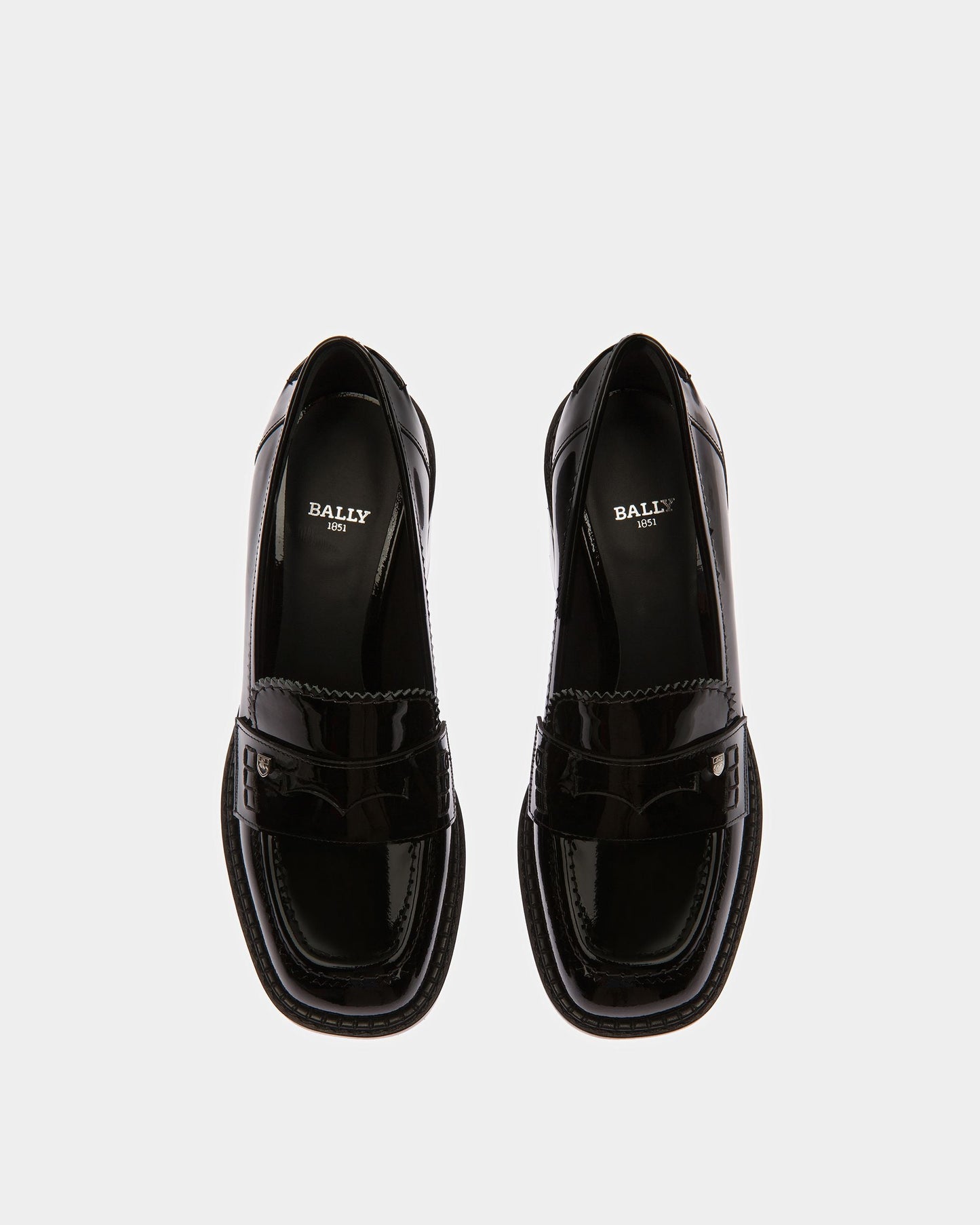Elly Leather Moccasins In Black
