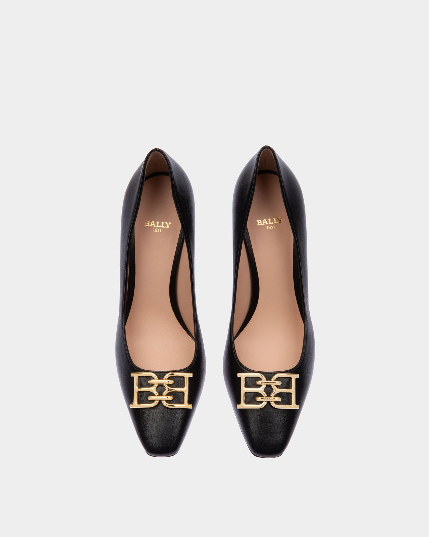 Evanca Leather Pumps In Black