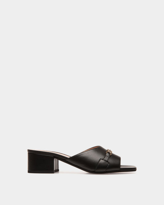 Sandal in Black Leather