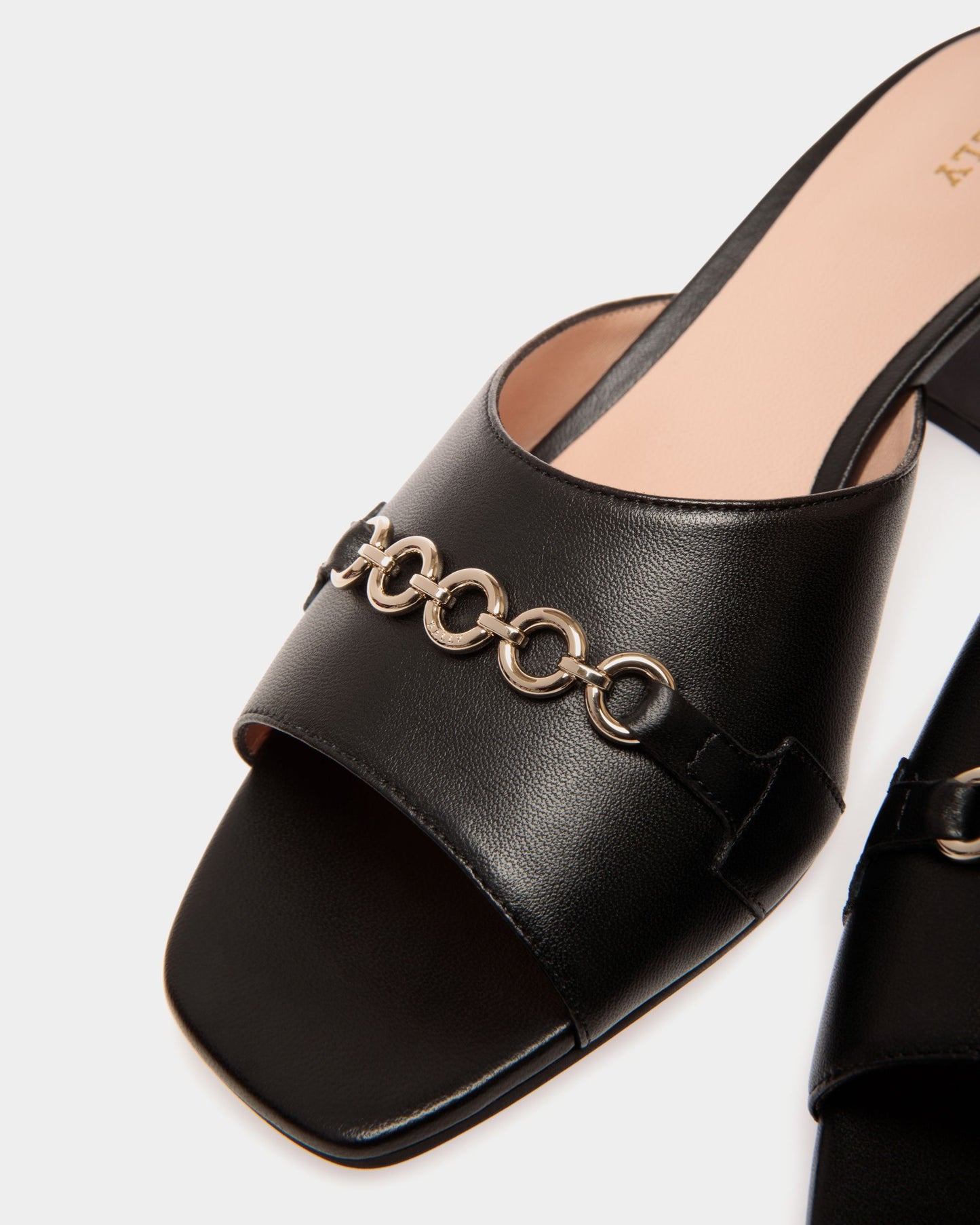 Sandal in Black Leather